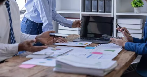 AI-Powered Document Management Systems for Regulatory Compliance and Traceability